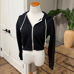 Forever 21 Black Cropped Hoodie